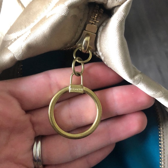 Coach Gold Signature Bag - Picture 7 of 7